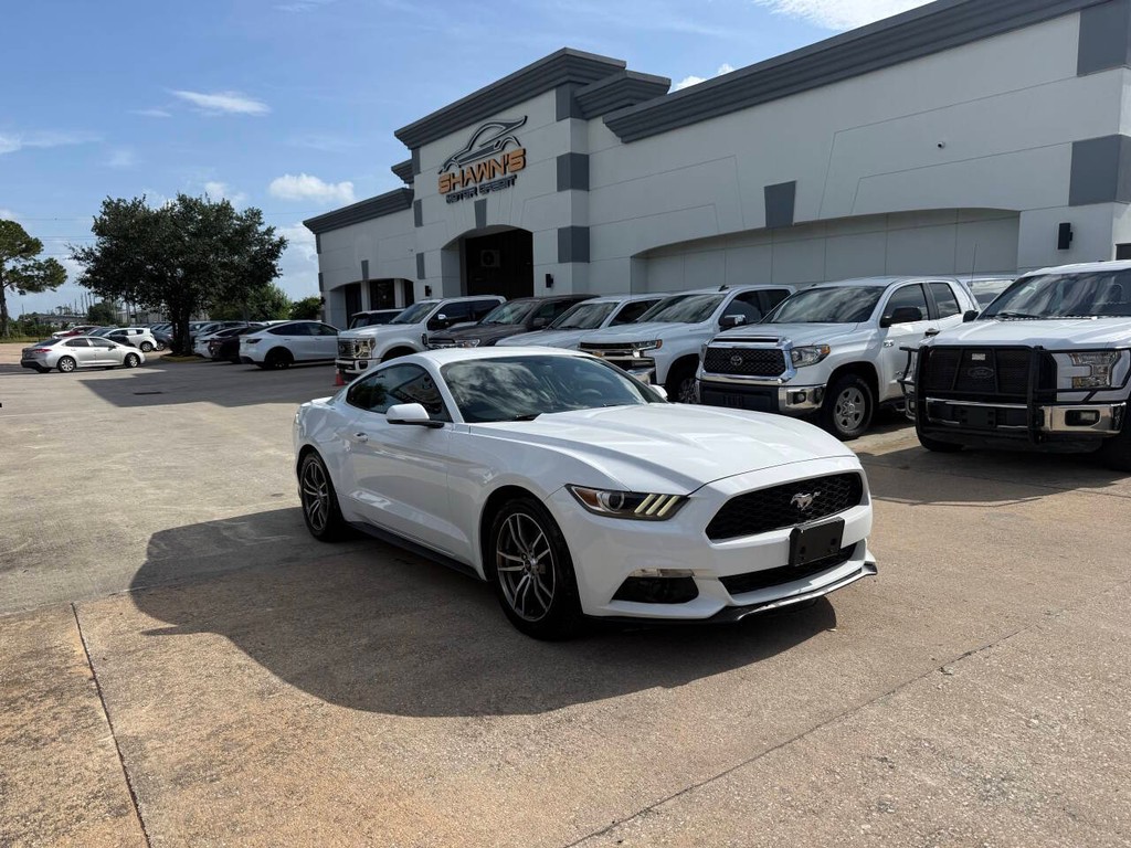 Ford Mustang Vehicle Full-screen Gallery Image 02