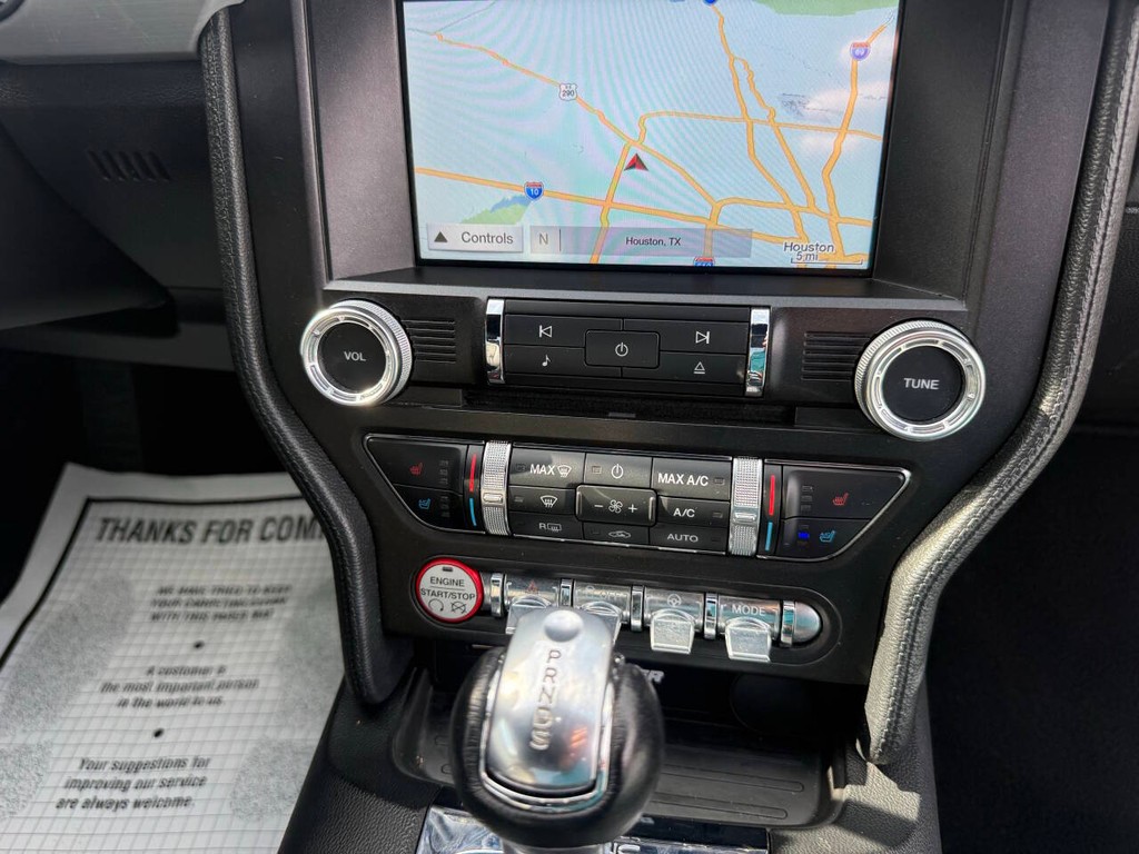 Ford Mustang Vehicle Full-screen Gallery Image 21