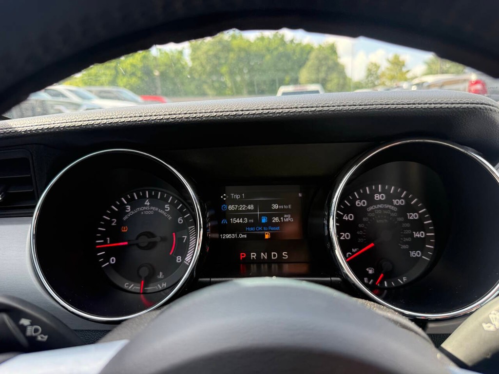 Ford Mustang Vehicle Full-screen Gallery Image 27