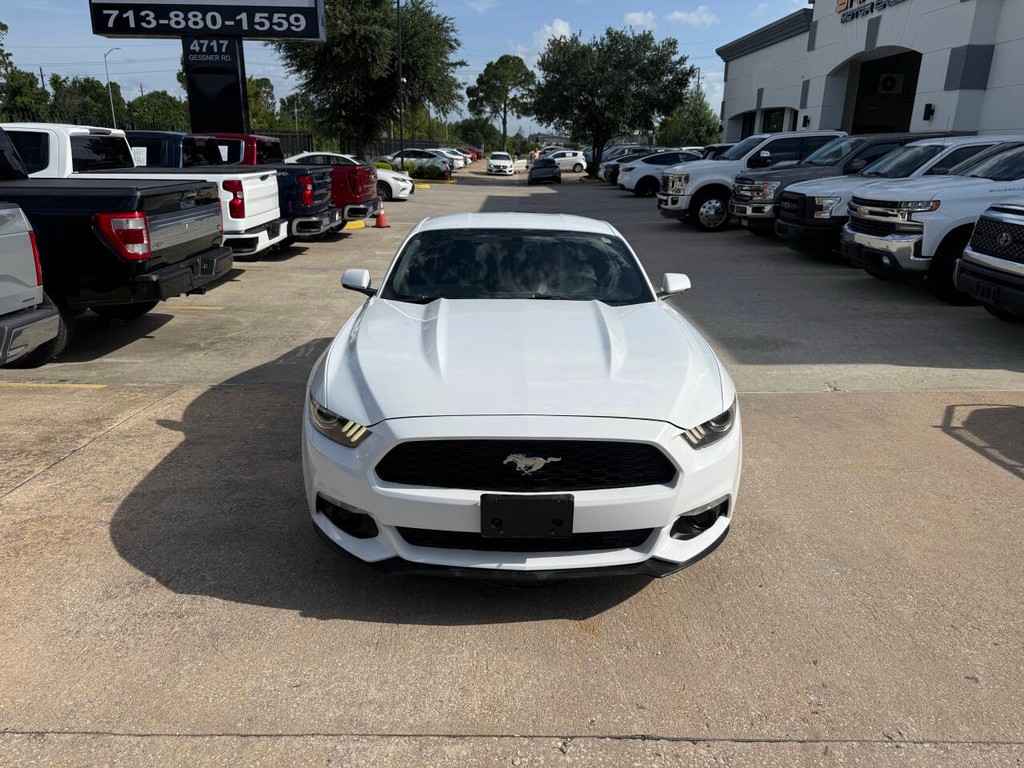 Ford Mustang Vehicle Full-screen Gallery Image 34