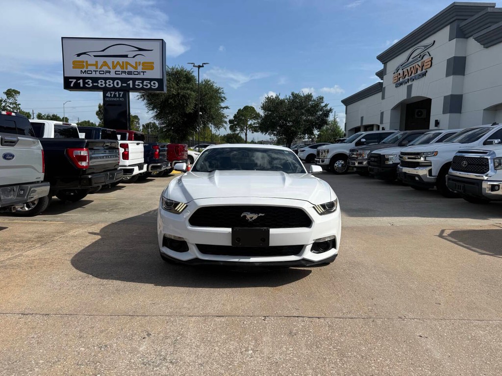 Ford Mustang Vehicle Full-screen Gallery Image 35