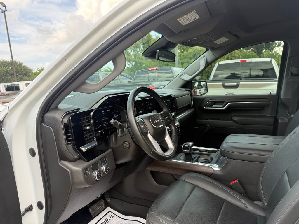 GMC Sierra 1500 Vehicle Full-screen Gallery Image 06