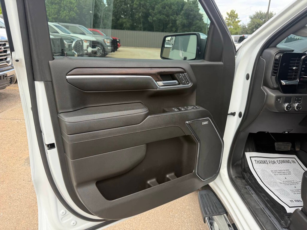 GMC Sierra 1500 Vehicle Full-screen Gallery Image 08