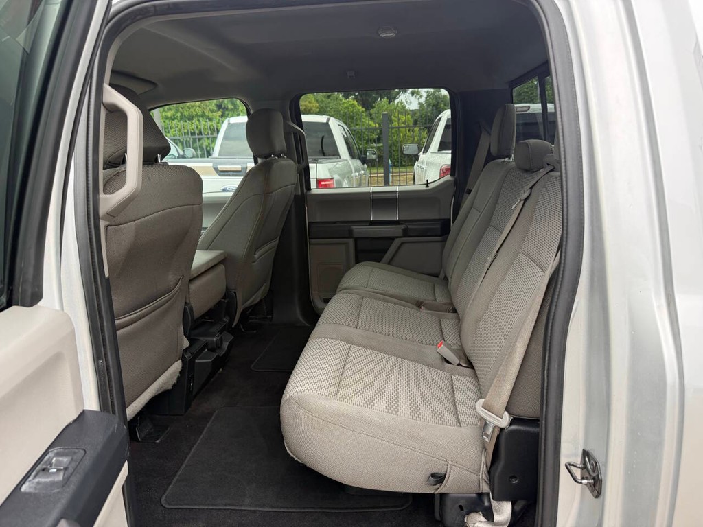 Ford F-150 Vehicle Full-screen Gallery Image 13