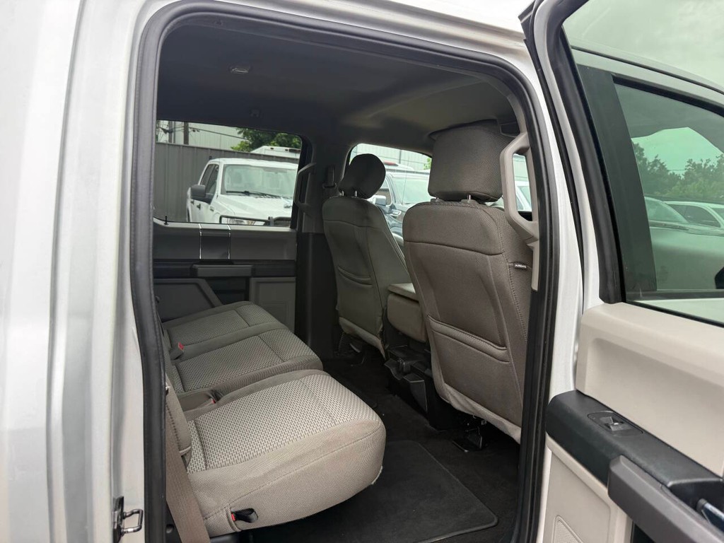 Ford F-150 Vehicle Full-screen Gallery Image 15