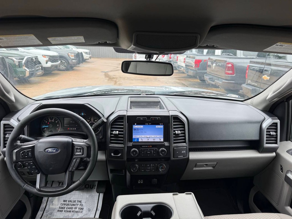 Ford F-150 Vehicle Full-screen Gallery Image 17