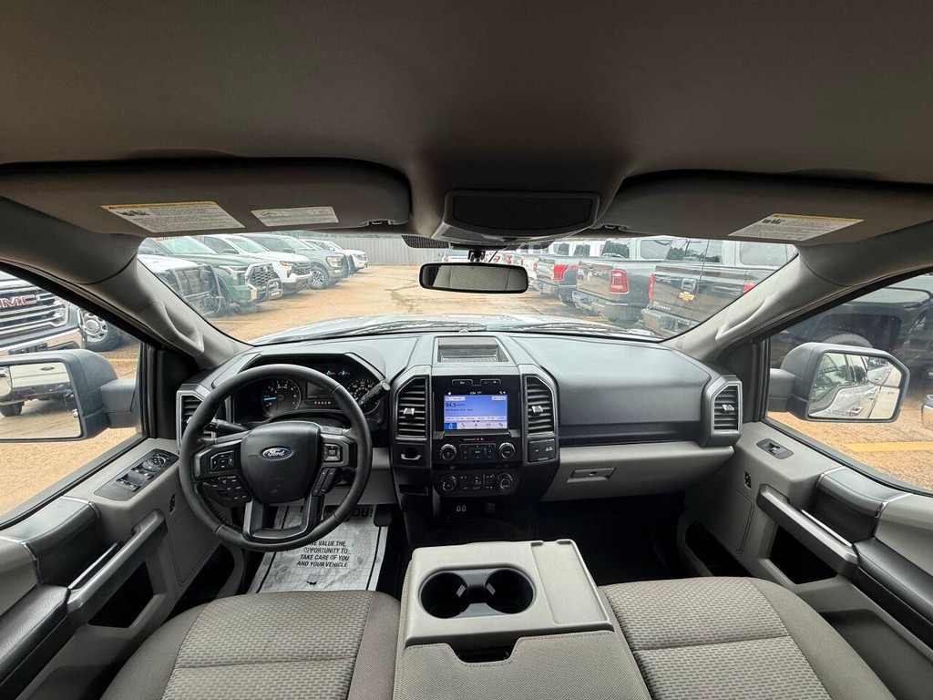 Ford F-150 Vehicle Full-screen Gallery Image 18