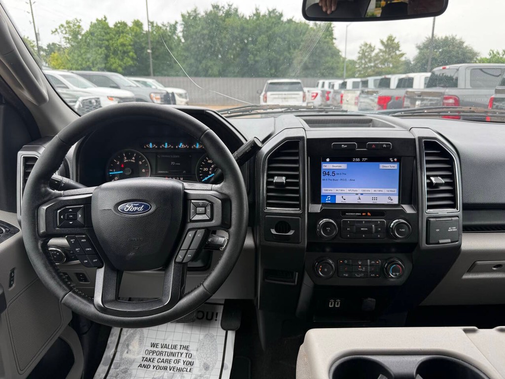 Ford F-150 Vehicle Full-screen Gallery Image 21