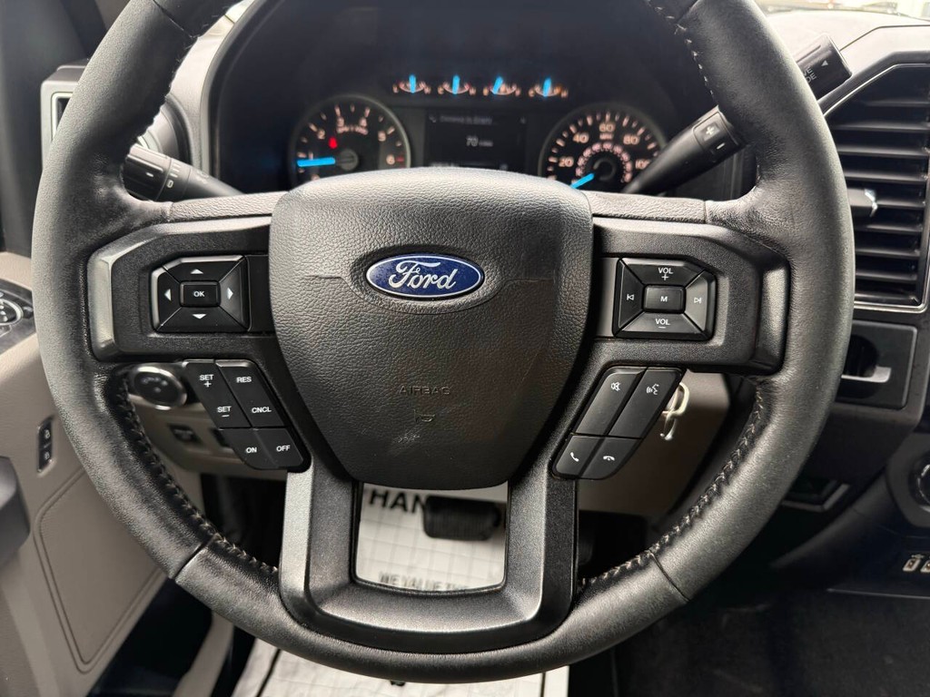 Ford F-150 Vehicle Full-screen Gallery Image 23