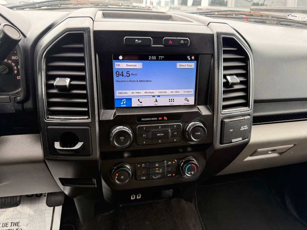 Ford F-150 Vehicle Full-screen Gallery Image 24