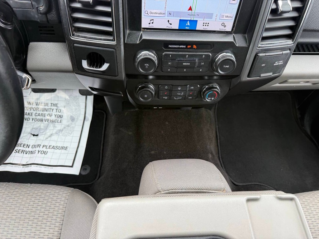 Ford F-150 Vehicle Full-screen Gallery Image 29