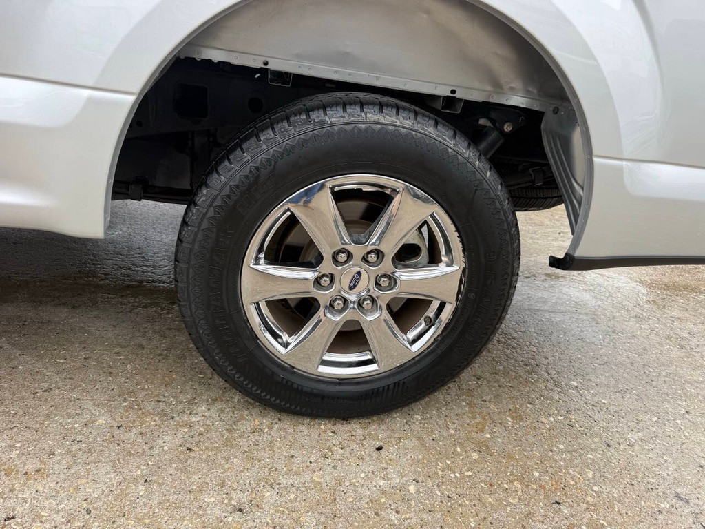 Ford F-150 Vehicle Full-screen Gallery Image 35