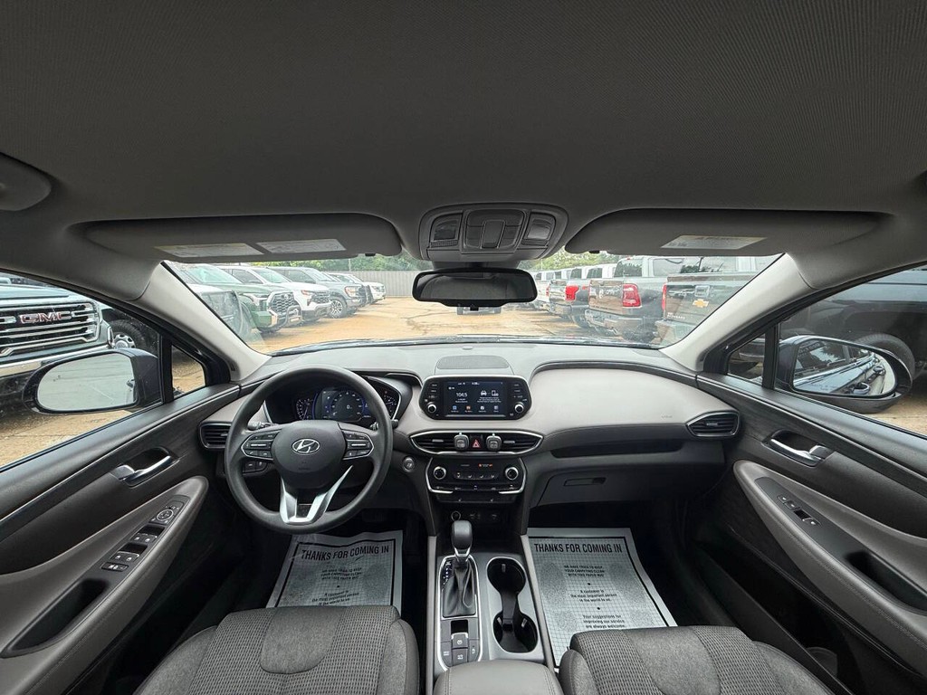 Hyundai Santa Fe Vehicle Full-screen Gallery Image 18