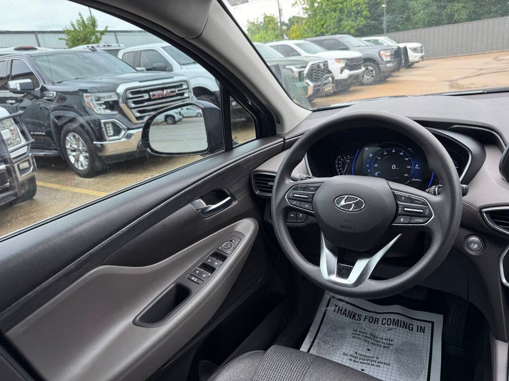 Hyundai Santa Fe Vehicle Full-screen Gallery Image 19