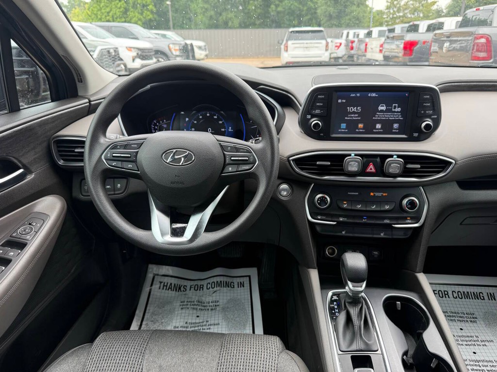 Hyundai Santa Fe Vehicle Full-screen Gallery Image 21