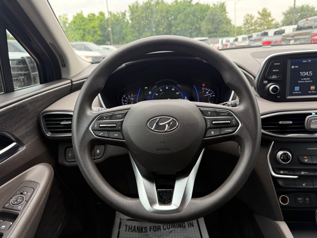 Hyundai Santa Fe Vehicle Full-screen Gallery Image 22