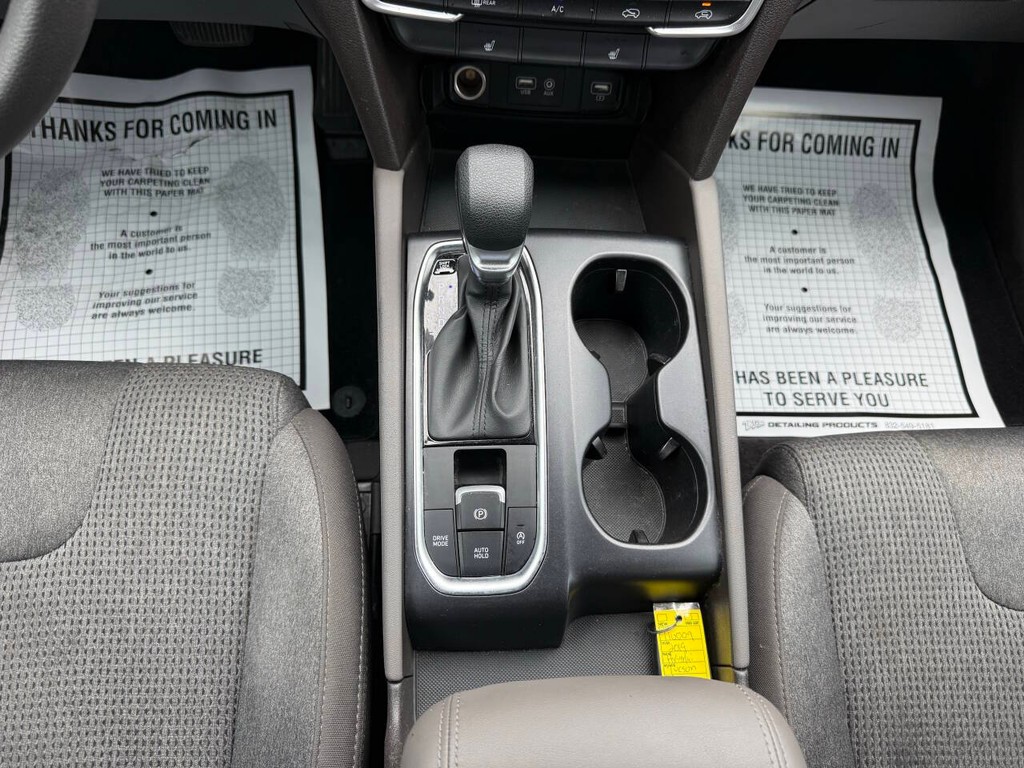 Hyundai Santa Fe Vehicle Full-screen Gallery Image 29