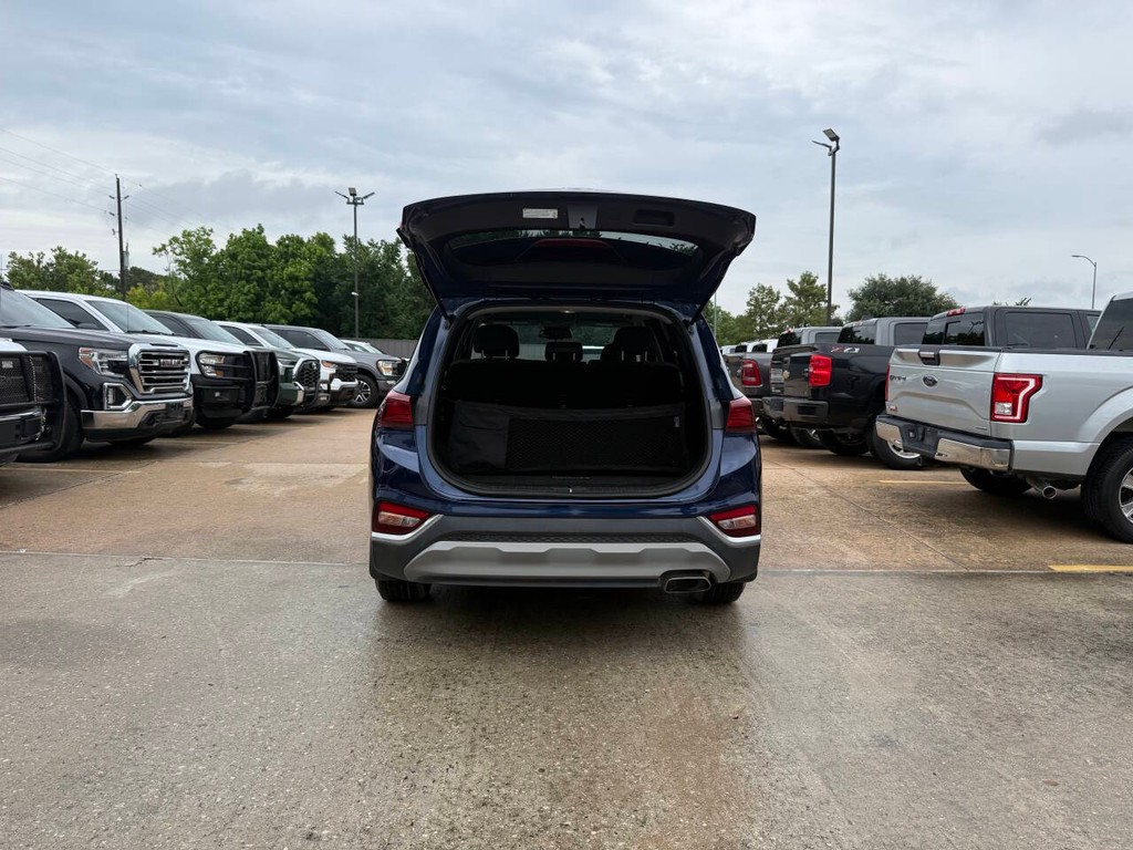 Hyundai Santa Fe Vehicle Full-screen Gallery Image 36