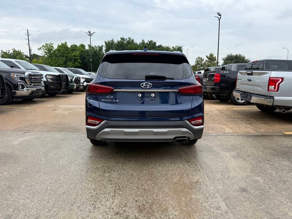 Hyundai Santa Fe Vehicle Full-screen Gallery Image 37
