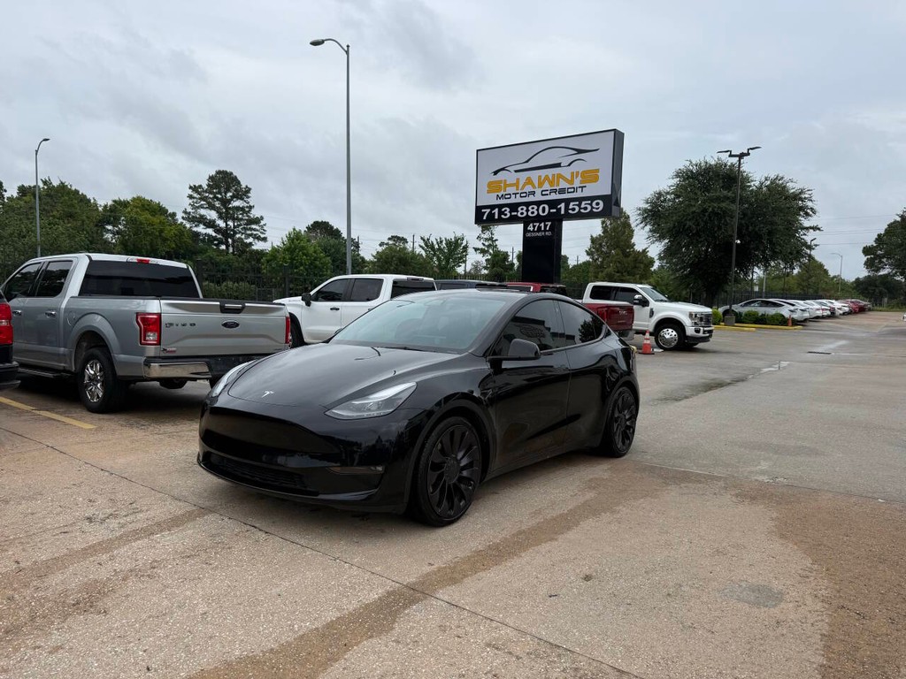 Tesla Model Y Vehicle Full-screen Gallery Image 03