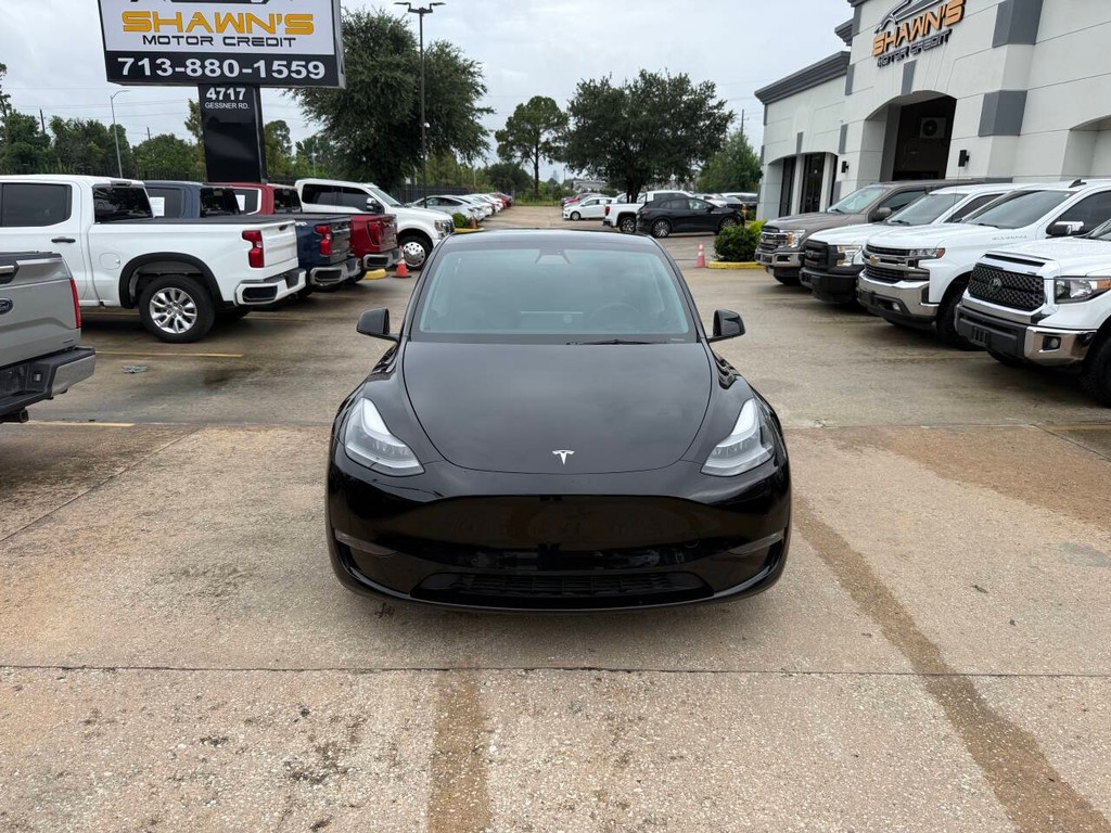 Tesla Model Y Vehicle Full-screen Gallery Image 40