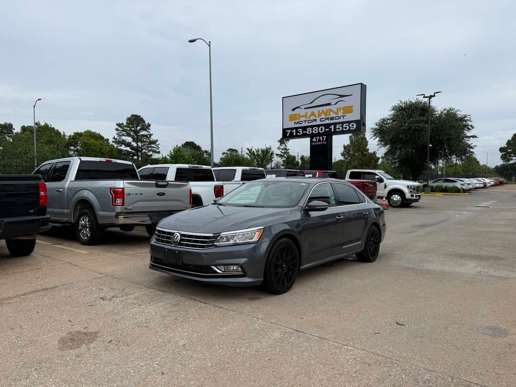 Volkswagen Passat Vehicle Full-screen Gallery Image 40