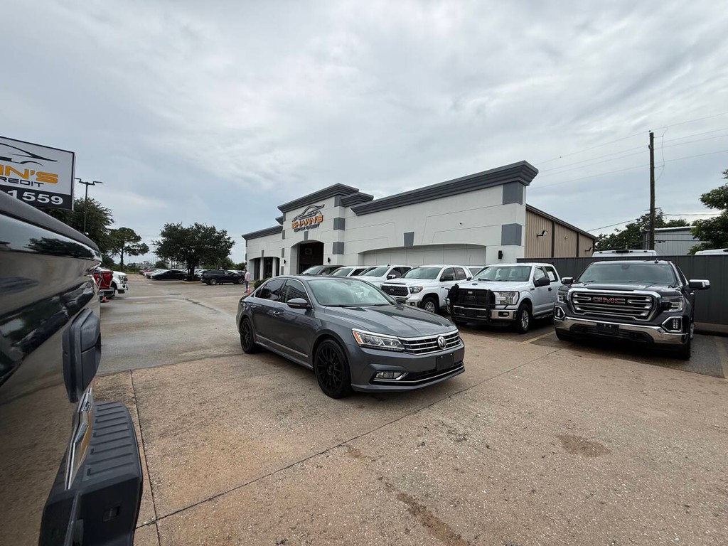 Volkswagen Passat Vehicle Full-screen Gallery Image 41