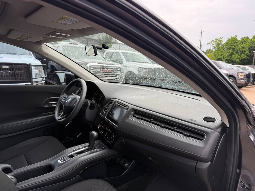 Honda HR-V Vehicle Full-screen Gallery Image 09