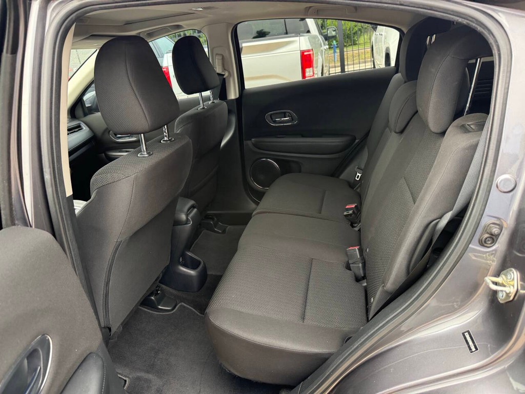 Honda HR-V Vehicle Full-screen Gallery Image 13