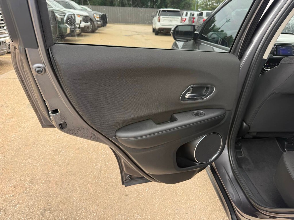 Honda HR-V Vehicle Full-screen Gallery Image 14