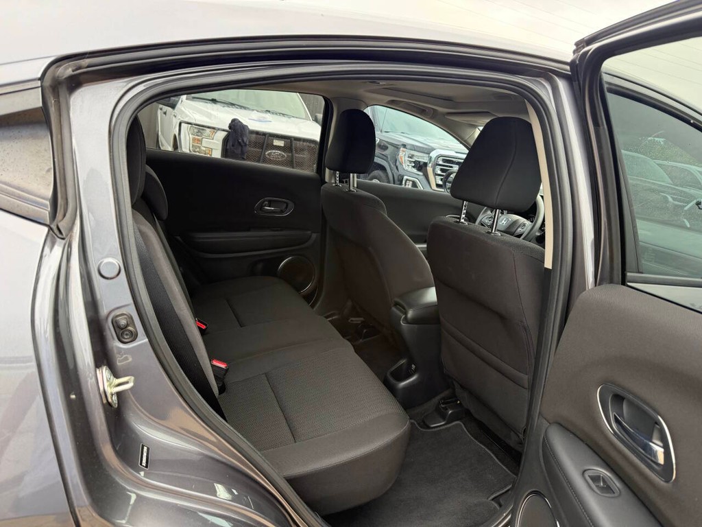 Honda HR-V Vehicle Full-screen Gallery Image 15