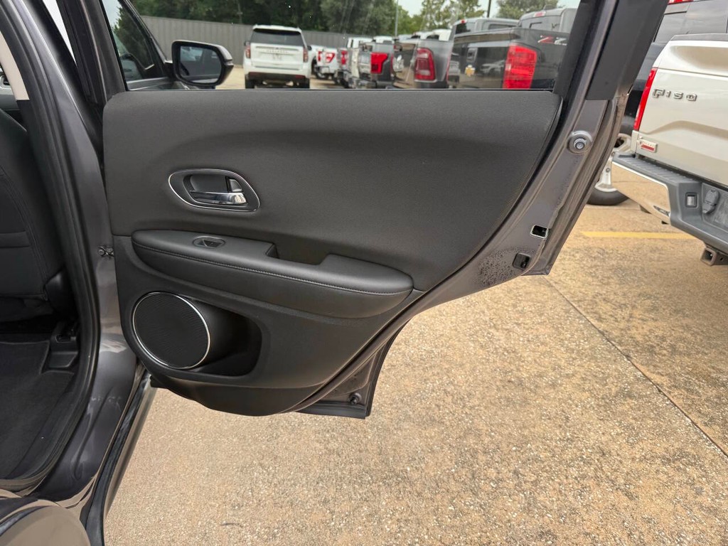 Honda HR-V Vehicle Full-screen Gallery Image 16