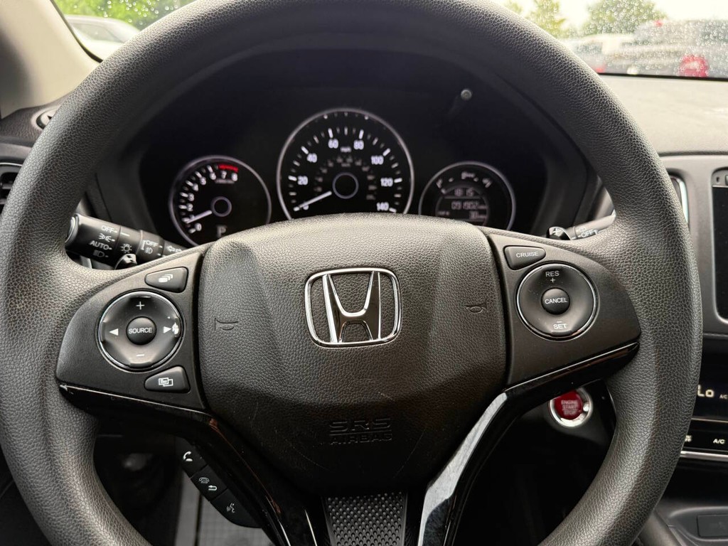 Honda HR-V Vehicle Full-screen Gallery Image 23