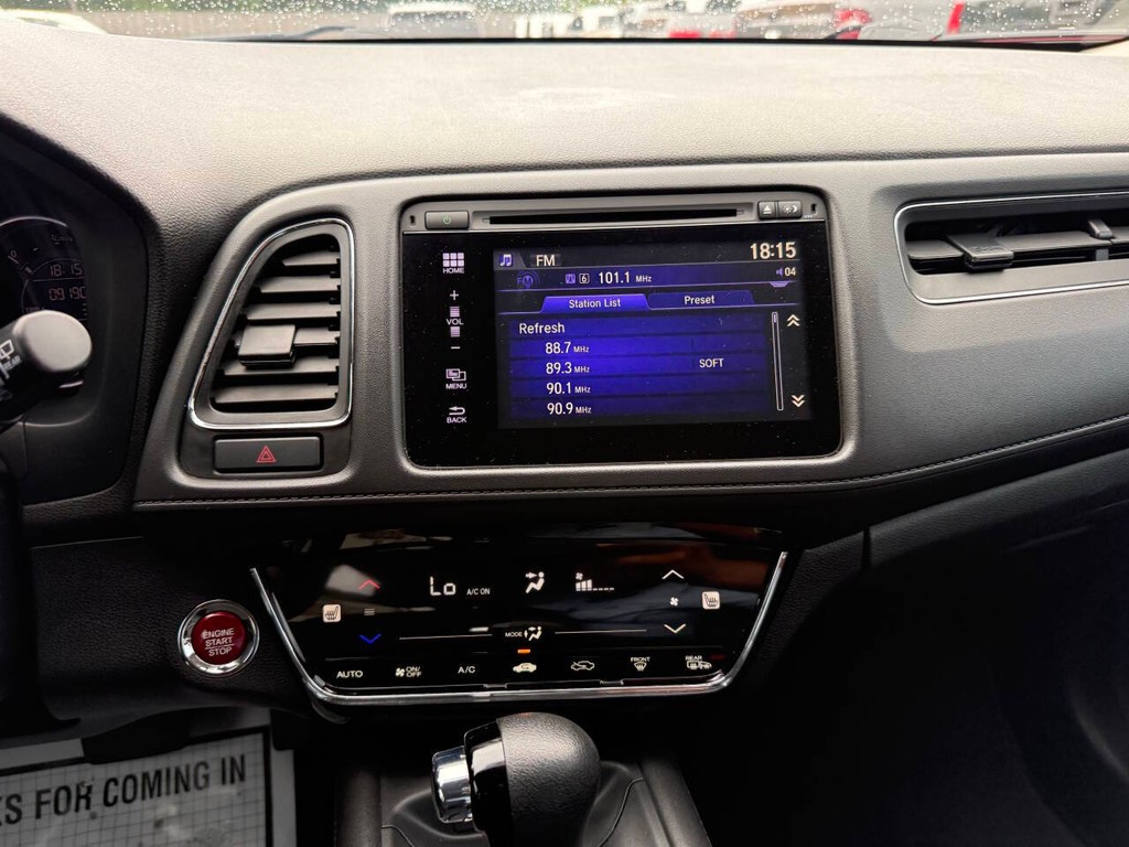 Honda HR-V Vehicle Full-screen Gallery Image 24