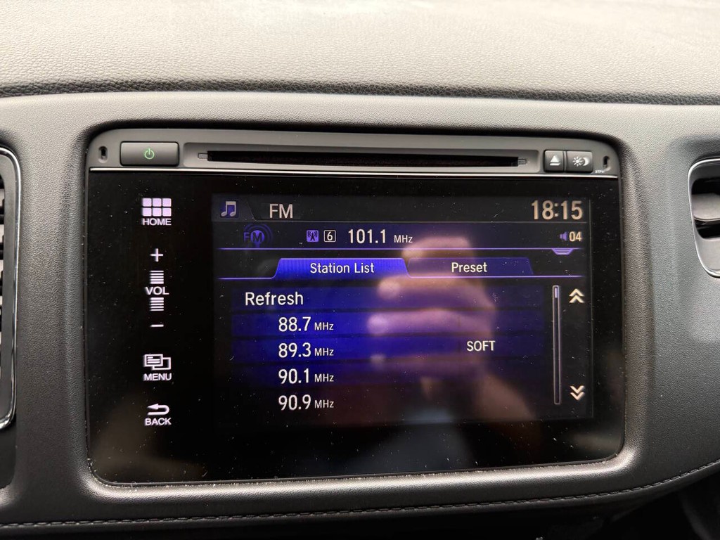 Honda HR-V Vehicle Full-screen Gallery Image 25