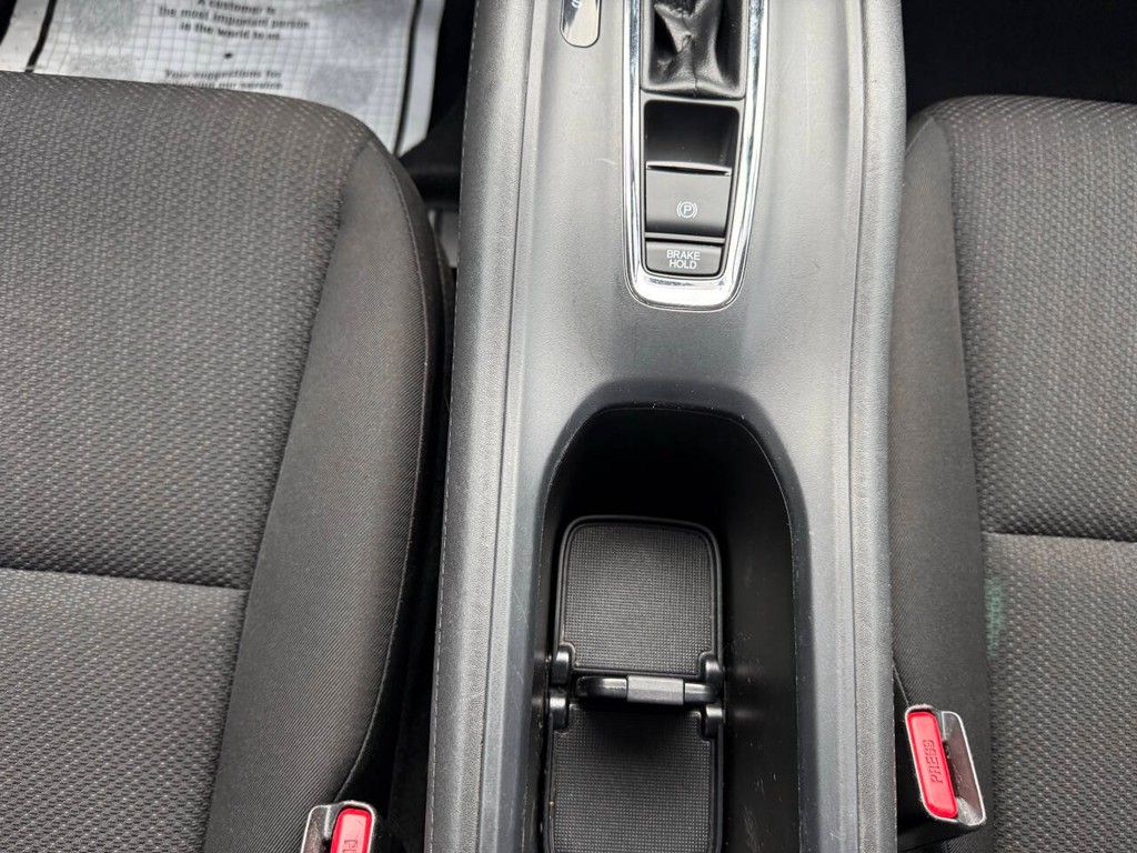 Honda HR-V Vehicle Full-screen Gallery Image 29