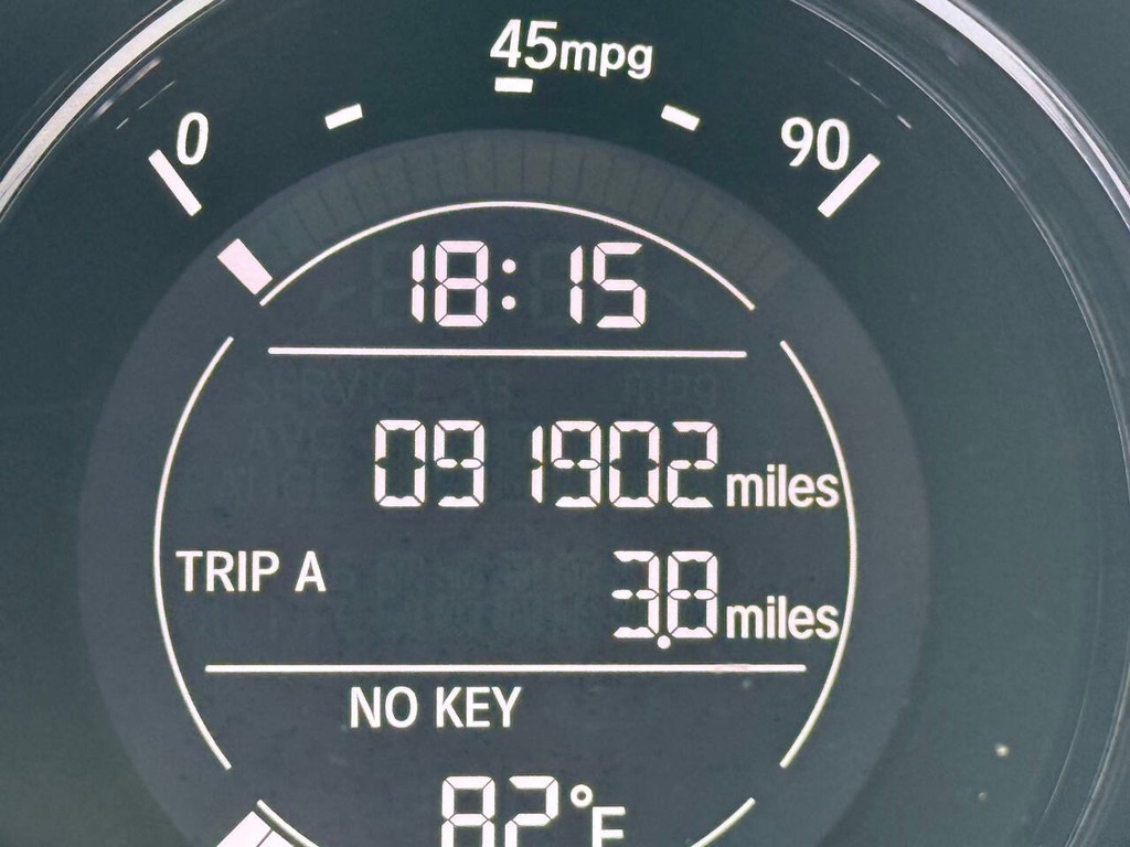 Honda HR-V Vehicle Full-screen Gallery Image 32