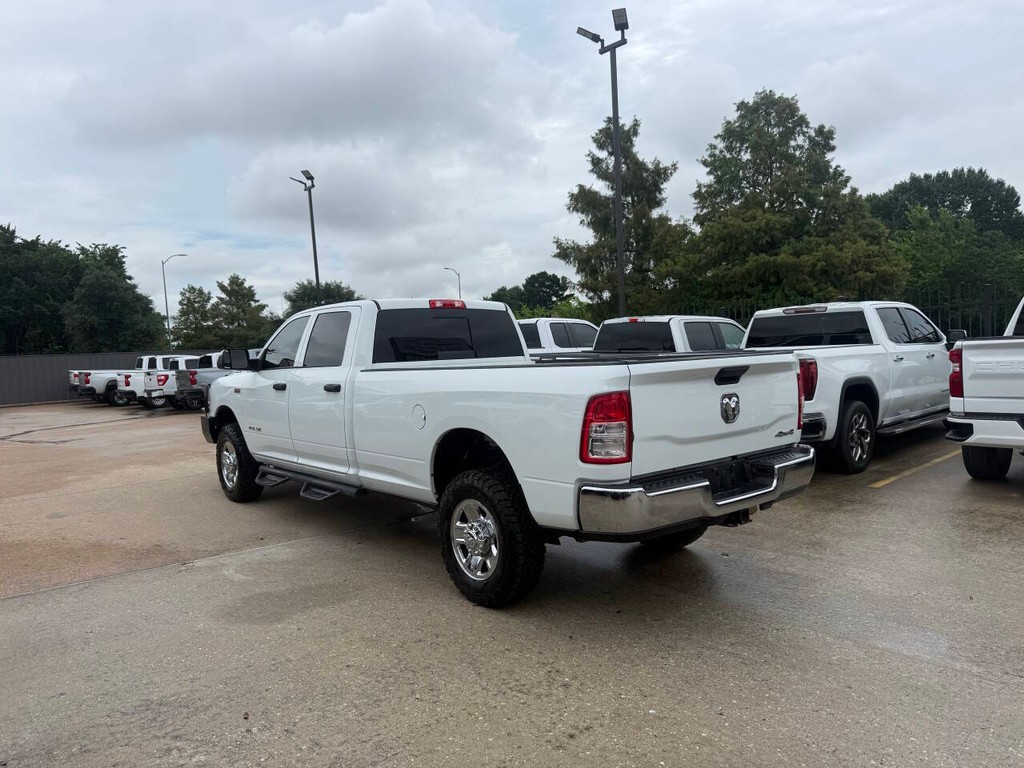 Ram 2500 Vehicle Full-screen Gallery Image 04
