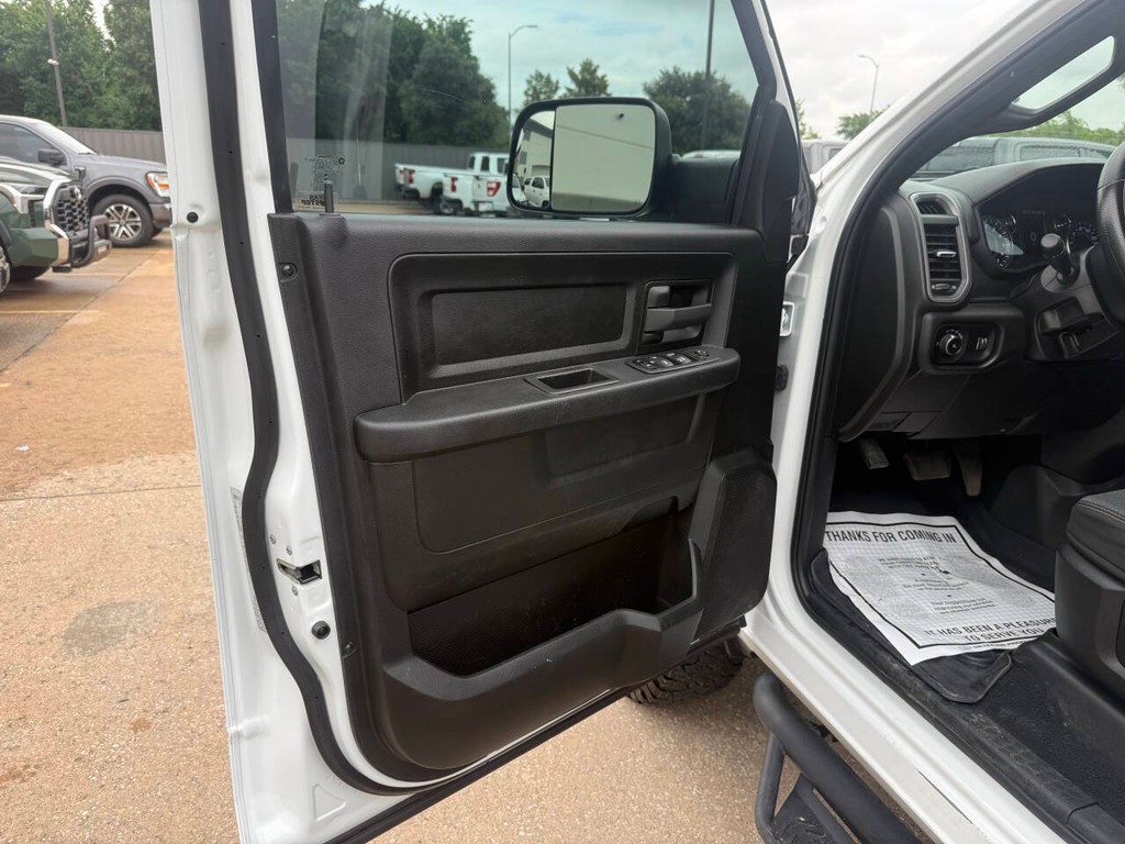 Ram 2500 Vehicle Full-screen Gallery Image 08