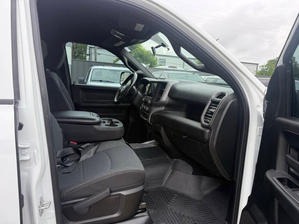Ram 2500 Vehicle Full-screen Gallery Image 10