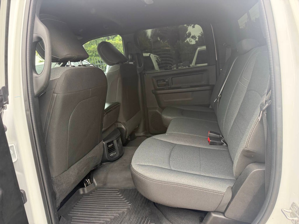 Ram 2500 Vehicle Full-screen Gallery Image 13