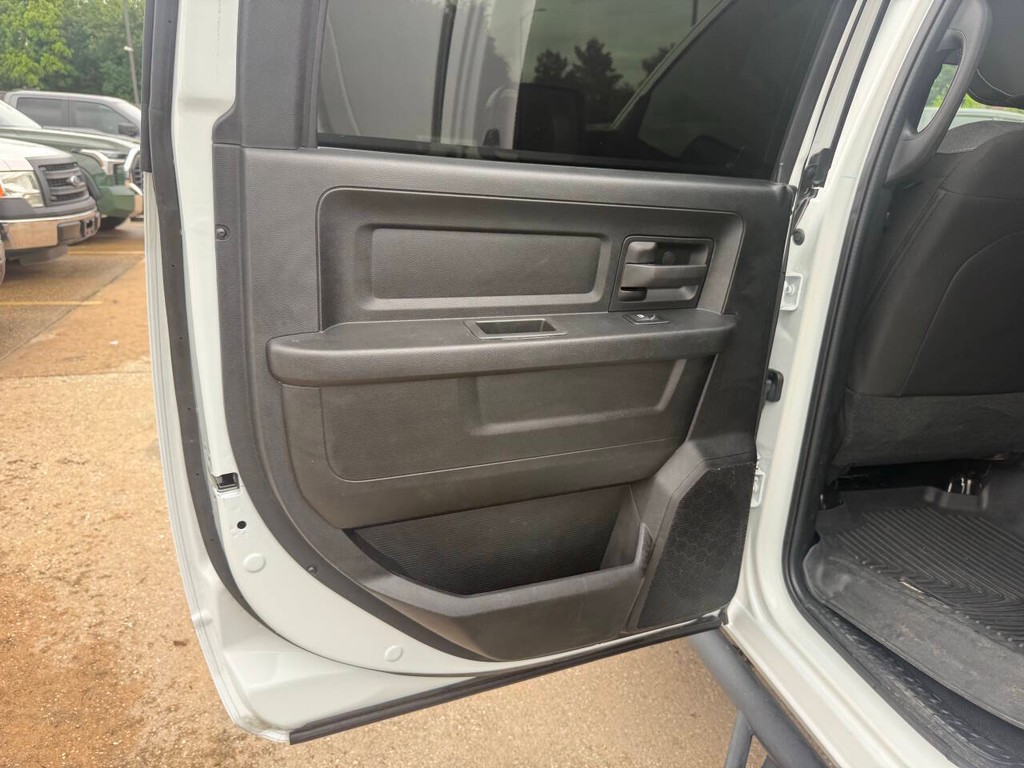Ram 2500 Vehicle Full-screen Gallery Image 14