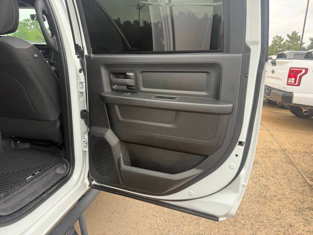 Ram 2500 Vehicle Full-screen Gallery Image 16