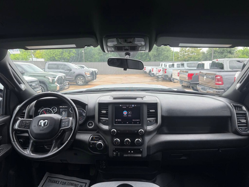 Ram 2500 Vehicle Full-screen Gallery Image 17