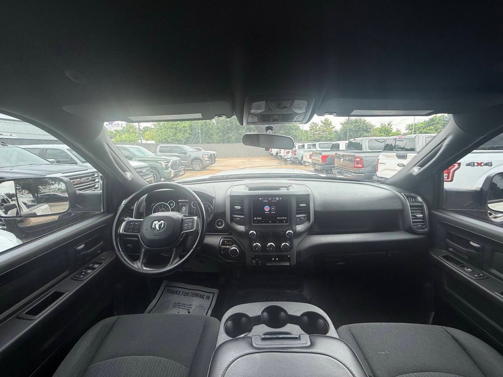Ram 2500 Vehicle Full-screen Gallery Image 18