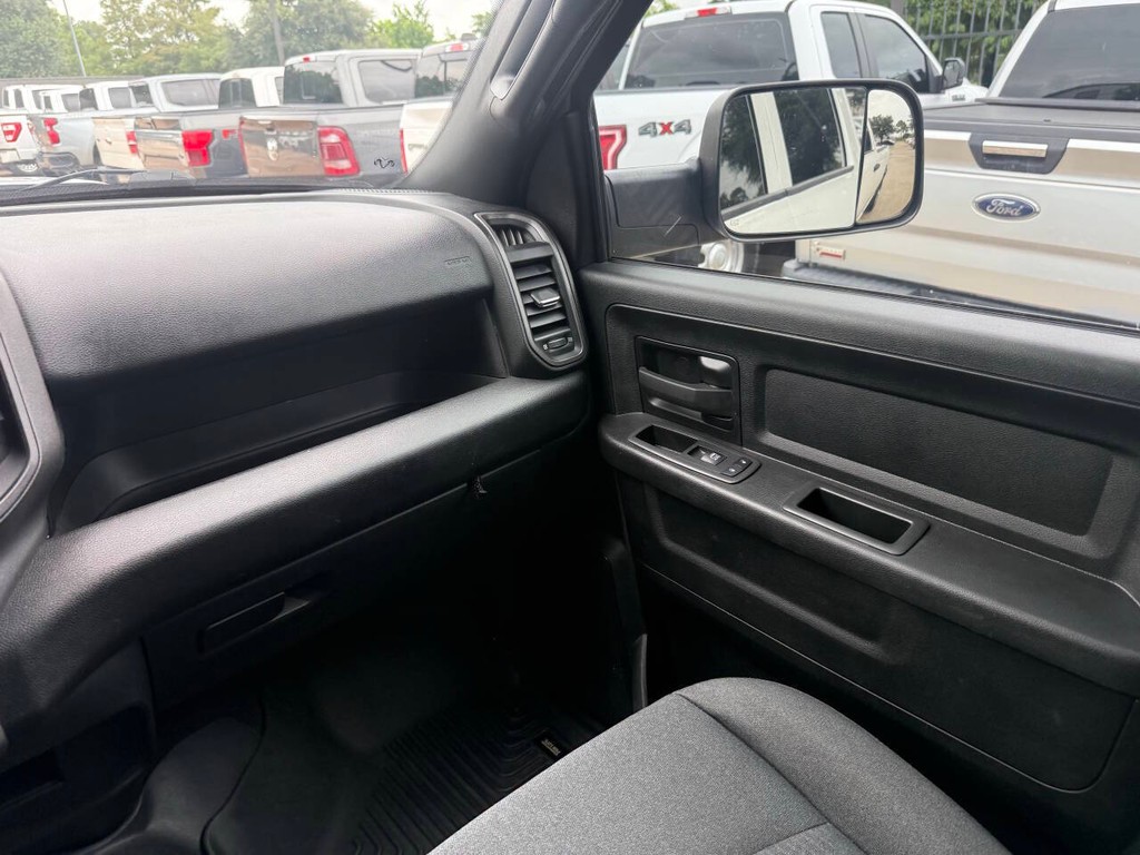 Ram 2500 Vehicle Full-screen Gallery Image 20