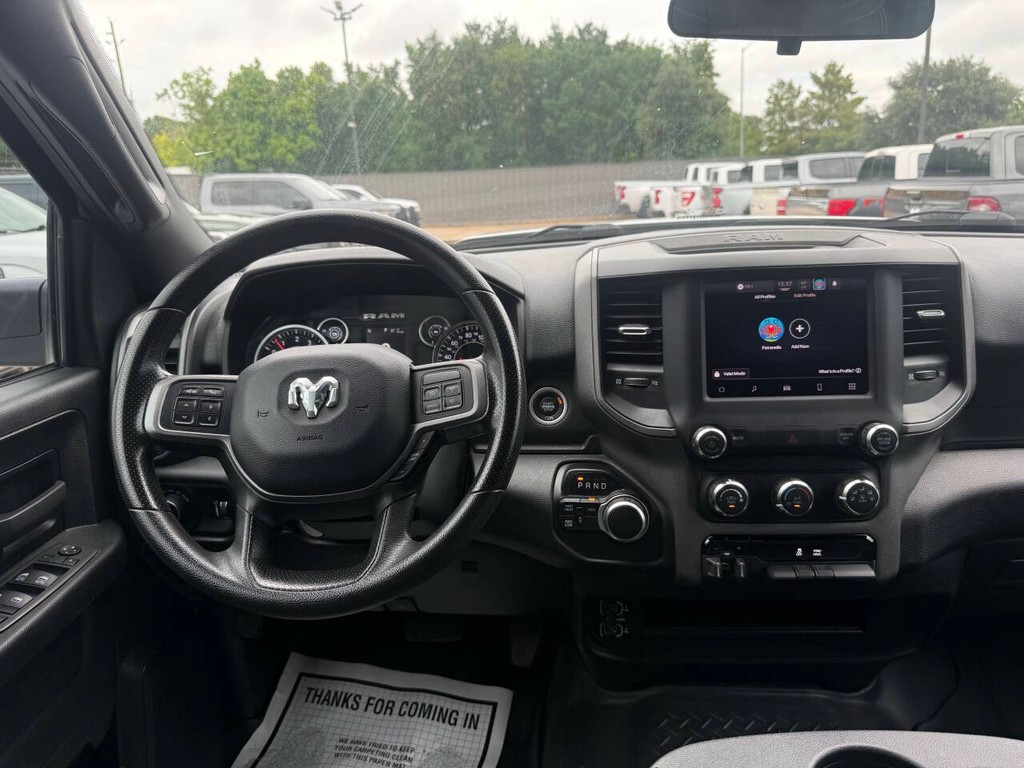Ram 2500 Vehicle Full-screen Gallery Image 21