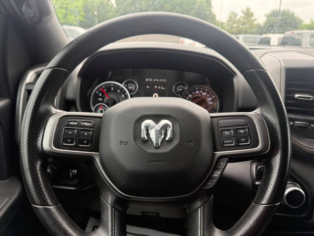 Ram 2500 Vehicle Full-screen Gallery Image 23