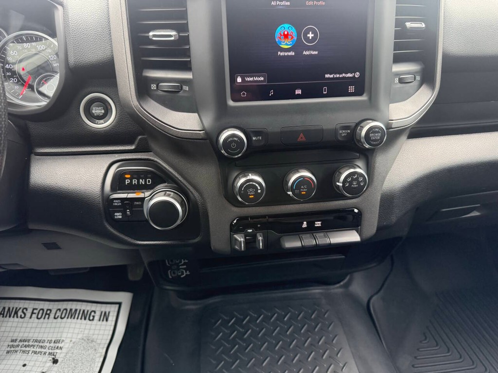 Ram 2500 Vehicle Full-screen Gallery Image 27