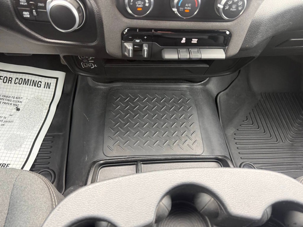 Ram 2500 Vehicle Full-screen Gallery Image 30